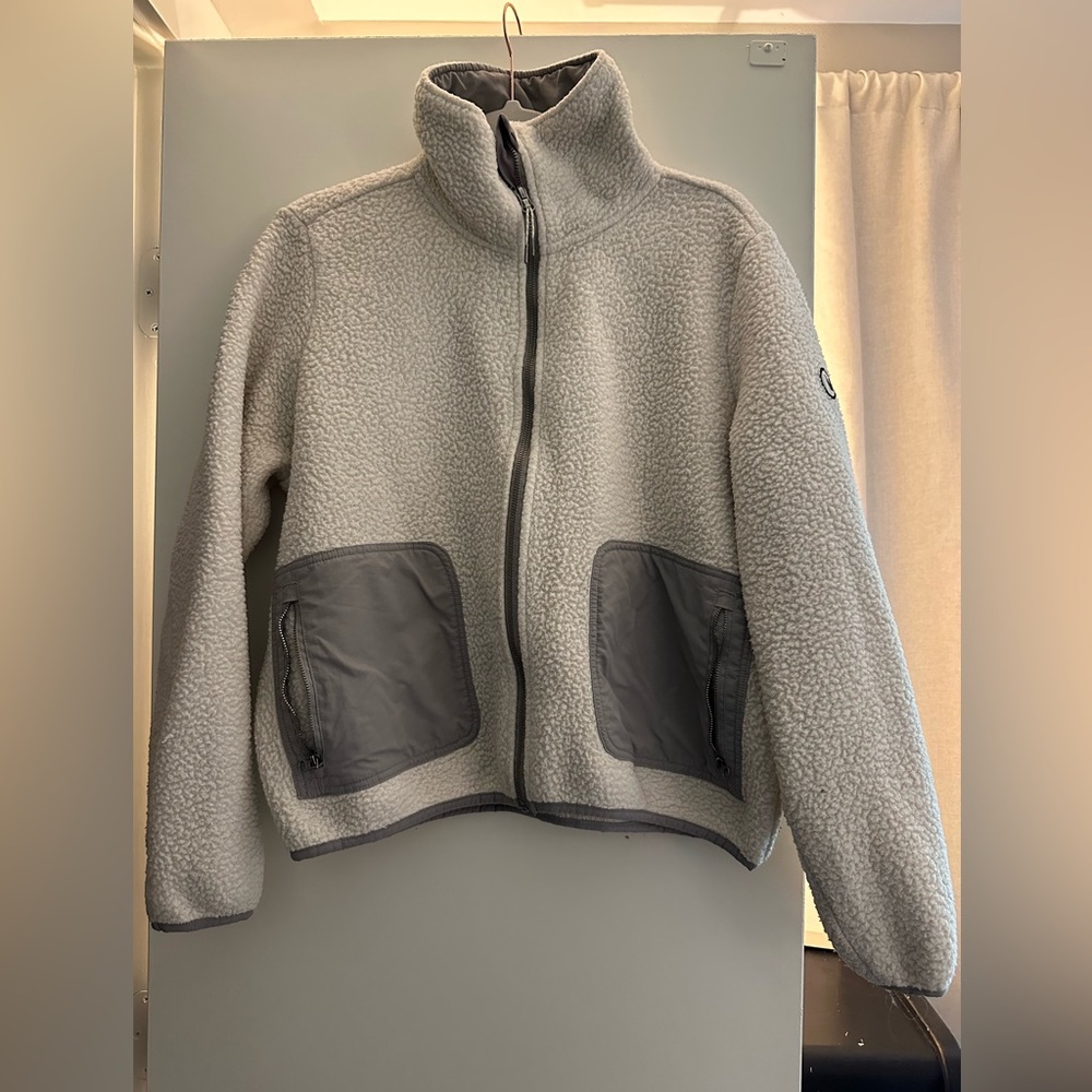 Vuori Fleece - Size Large